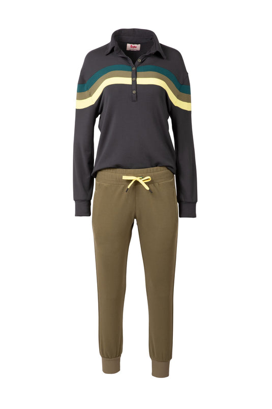 Black murrray golf top with olive green ace golf joggers in a flat lay. 
