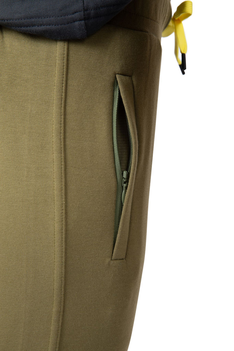 Load image into Gallery viewer, pocket view of olive ace golf jogger showing the zipper.
